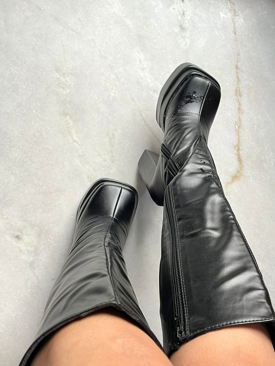 queen ruhani tweet media