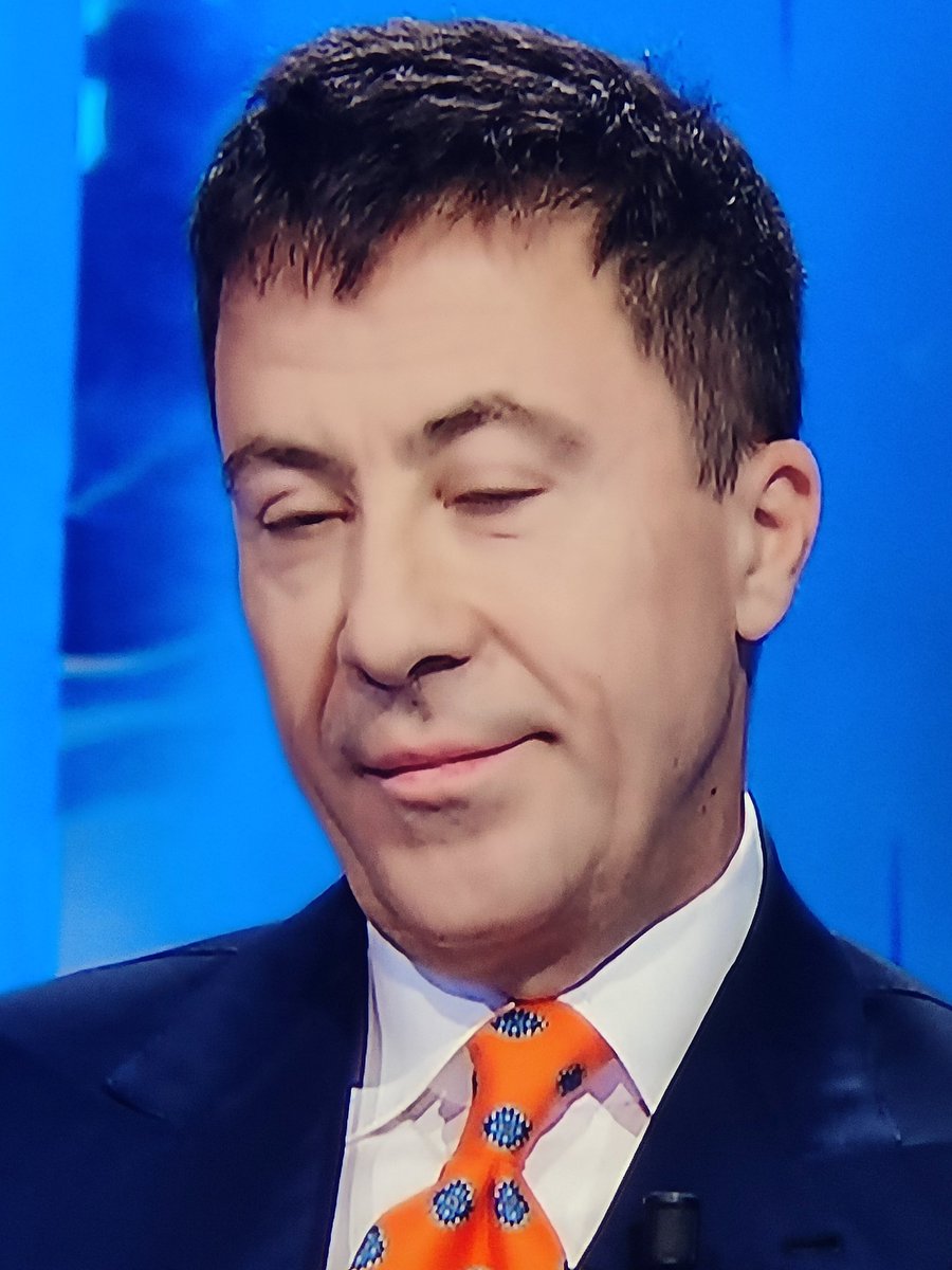 marcoroma74's tweet photo. @Italo_Bocchino Ti vedo bene.........cravatta a parte https://t.co/DQS5CIRmGy