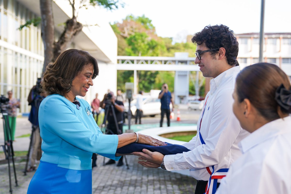Dra. Ángela Laguna Caicedo tweet media