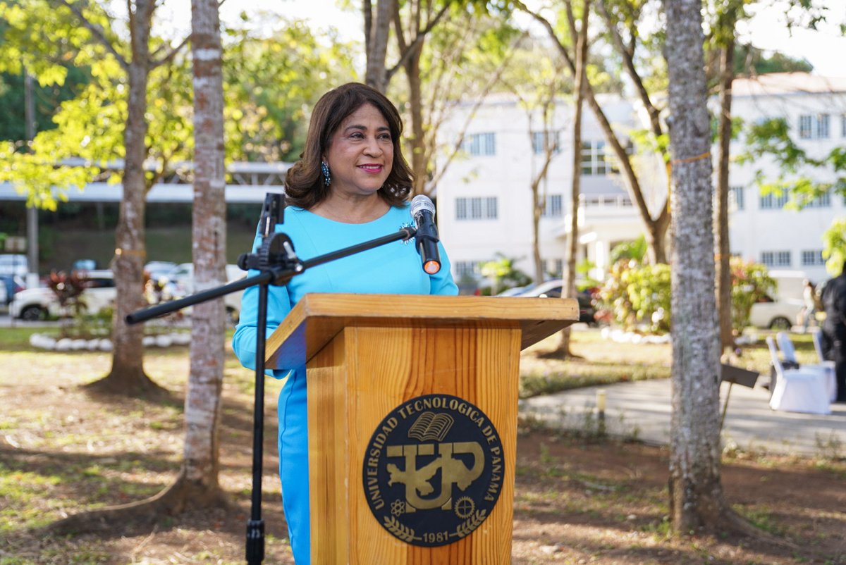 Dra. Ángela Laguna Caicedo tweet media