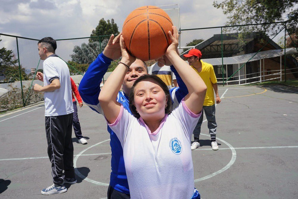 Secretaría Distrital de Integración Social tweet media