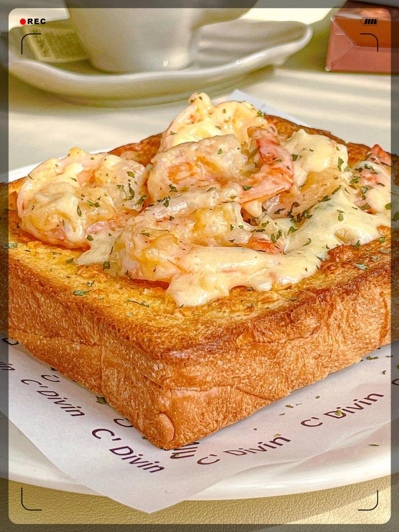 Eleanor Millane tweet media