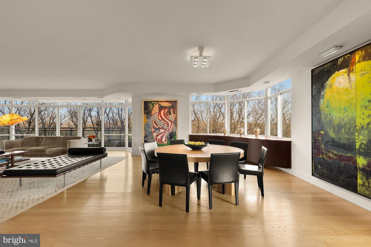 LUXRE's tweet image. An exclusive and rarely available 4,550 SF fully renovated modern gallery residence at Parc Somerset.

🗝️ RLAH Real Estate, LLC | $5,488,000 USD | LuxuryRealEstate.com/5047988

 #ModernHome #CondoLiving #PanoramicViews #LuxuryRealEstate #ContemporaryDesign