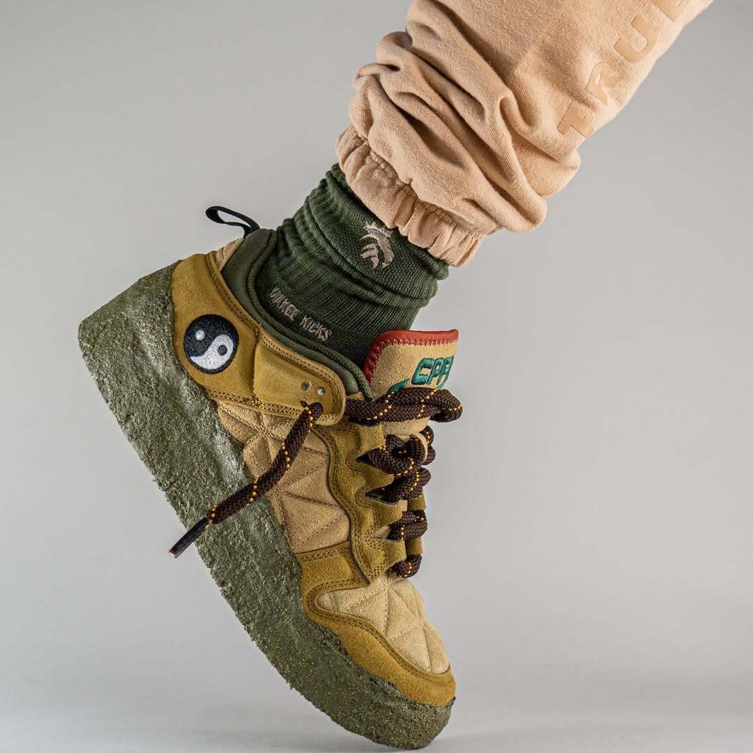 JustFreshKicks tweet media