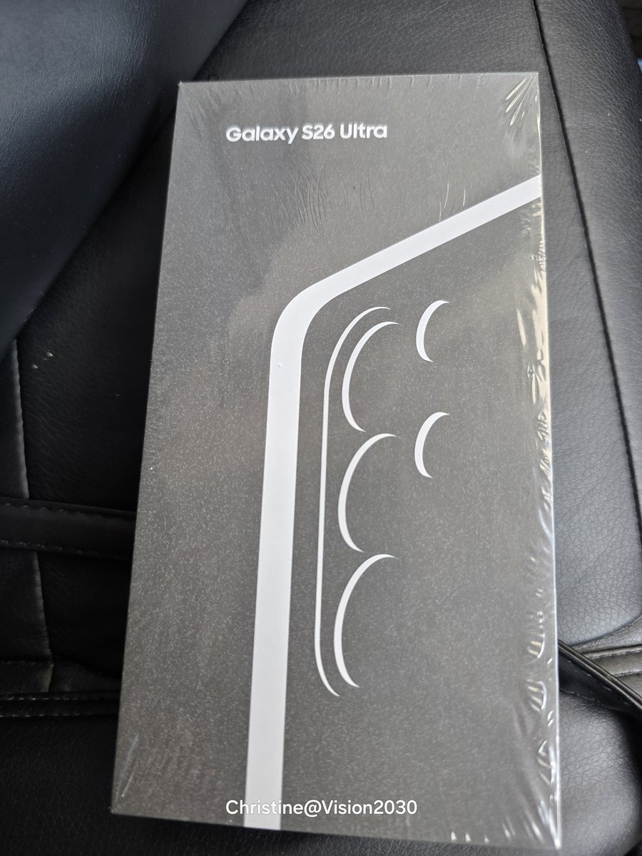 chrissy10charu's tweet photo. IF YOU ARE A SAMSUNG USER ,SHOW SOME LOVE AND RETWEET, LIKE KANA URI TEAM IPHONE .. 

@SamsungMobile @Dr_iPh0ne https://t.co/uRRUg0CXcv
