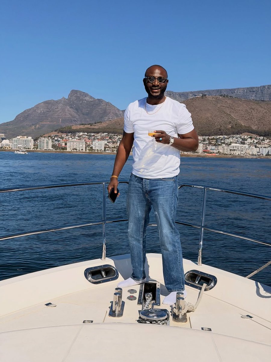 uzeeusman's tweet image. Sometimes the people who had access to you don’t realize how unreachable you are to everyone else,
until they become everyone else 📌

#thinkaboutit #uzeeusman #capetown