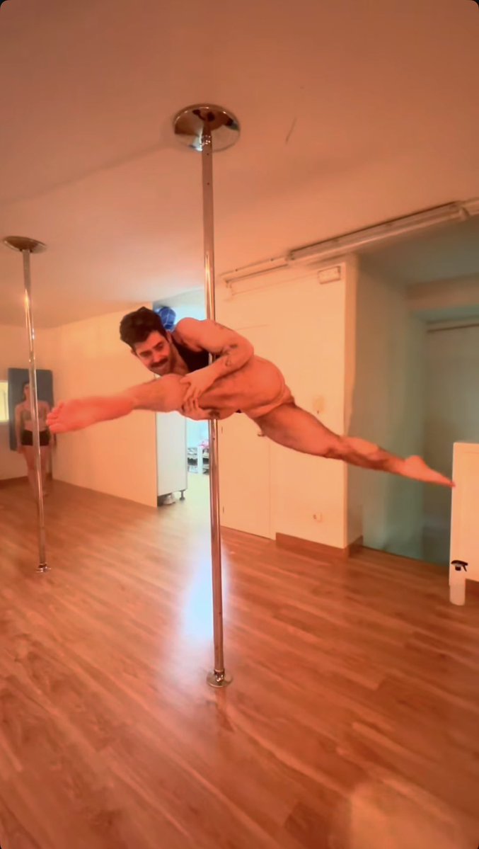 Exeggutor tweet media