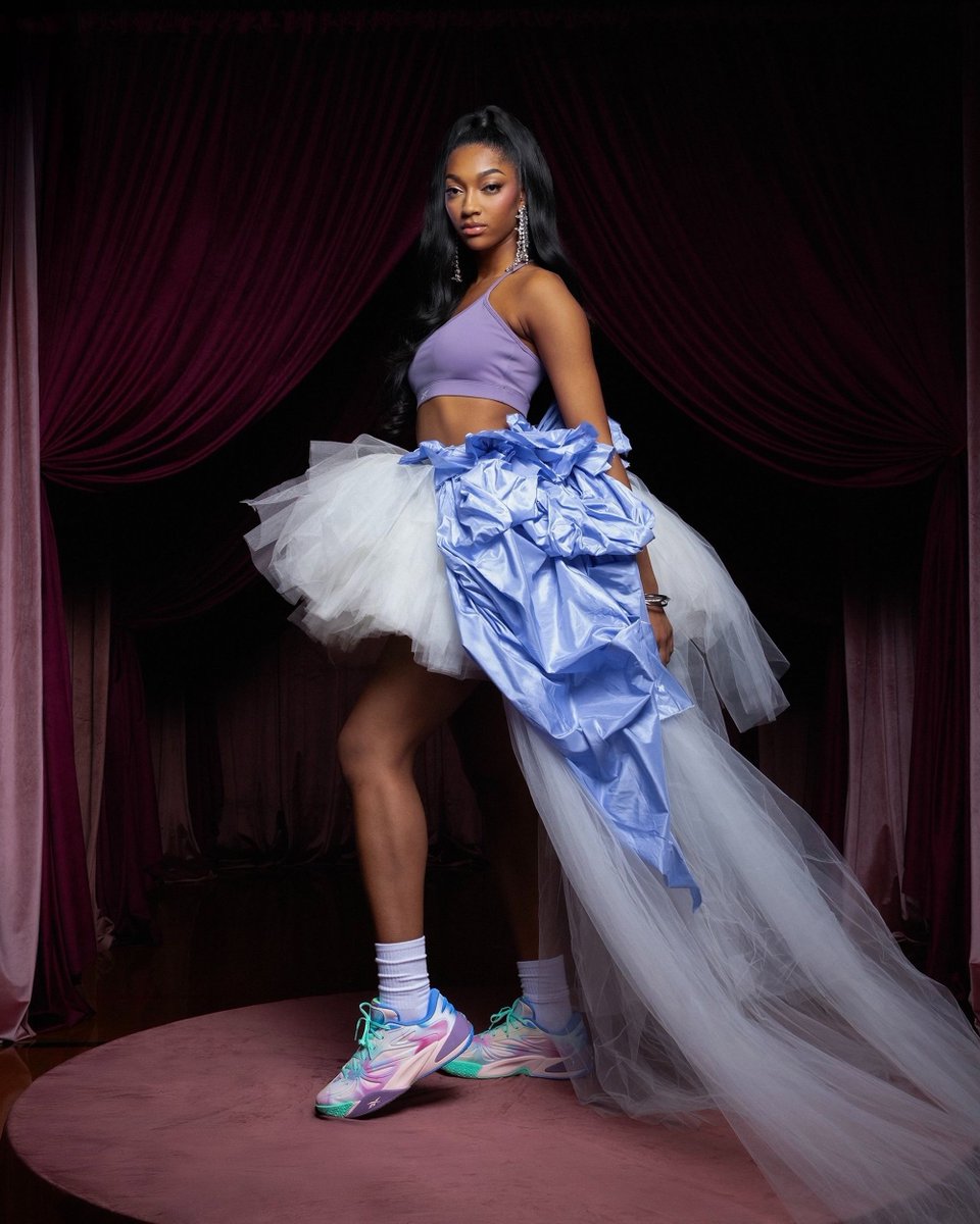 JustFreshKicks tweet media