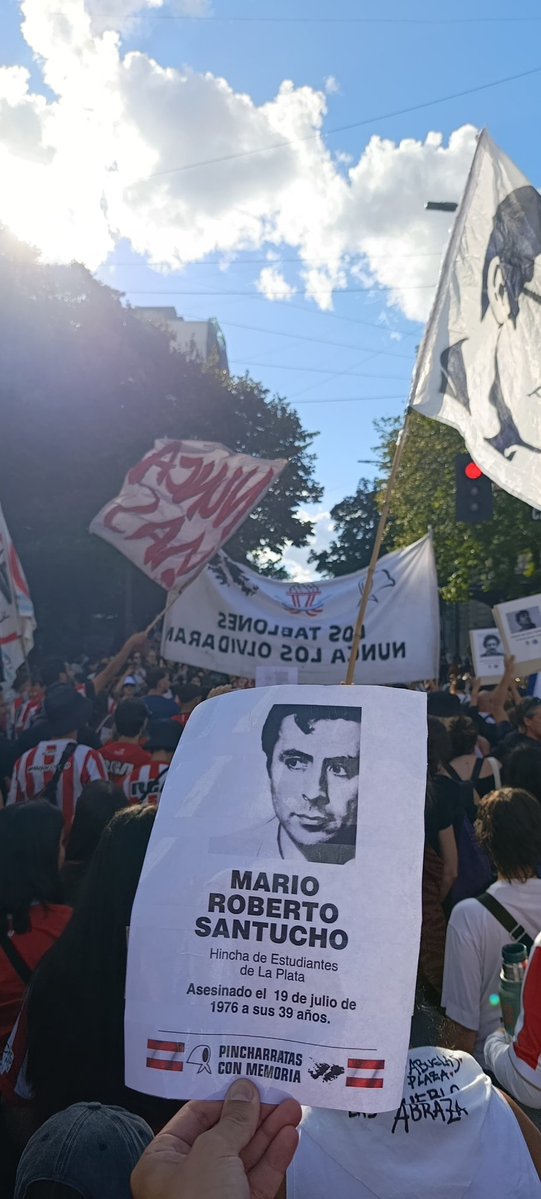 Simón Radow tweet media