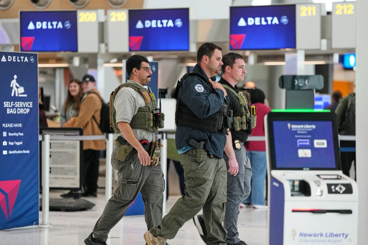 wvstatejournal's tweet image. While ICE agents have been deployed to some airports in the U.S. to assist the TSA, that has not been the case at North Central West Virginia Airport, according to its director.
Link to the full story in the comments 💬
#WVNews #Airports #TSA