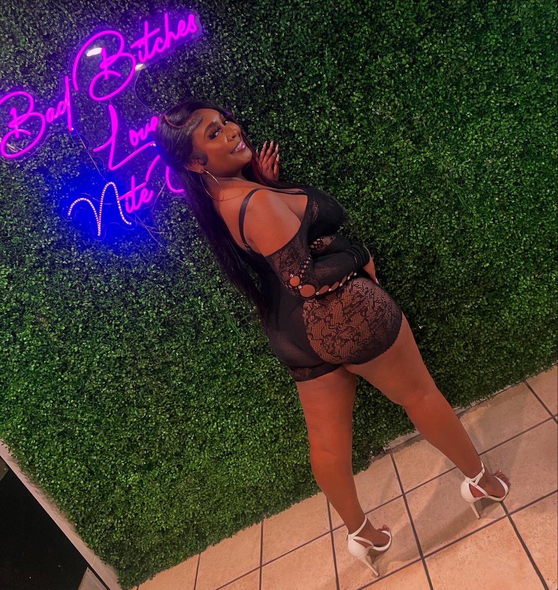 ceehefner's tweet photo. Just dropping by to let y’all know I’m still fine. 🖤😍 https://t.co/iAYu1vT62F