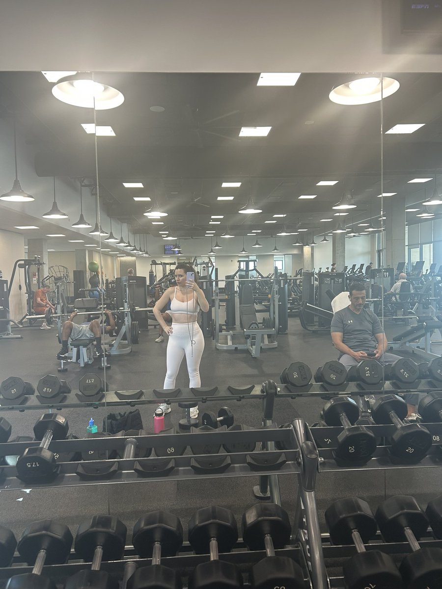 tomato girl tweet media