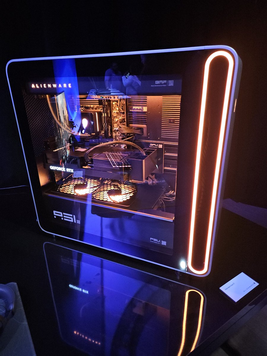 While in New York <a href="/Dell/">Dell</a> hosted some press to show off some of its <a href="/intel/">Intel</a> powered products including this slick looking Alienware Area 51 gaming PC. #intelproday