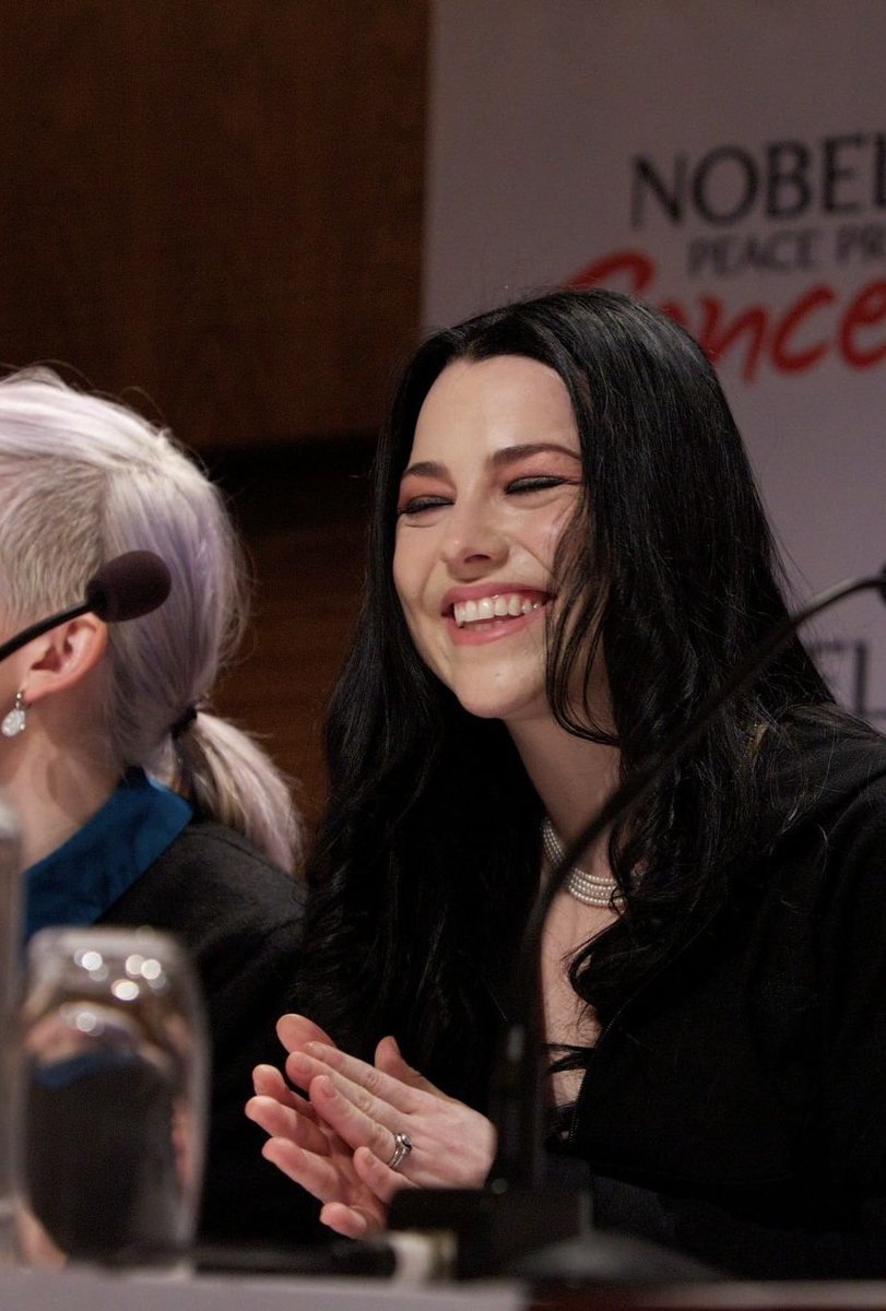 amy lee doing things tweet media