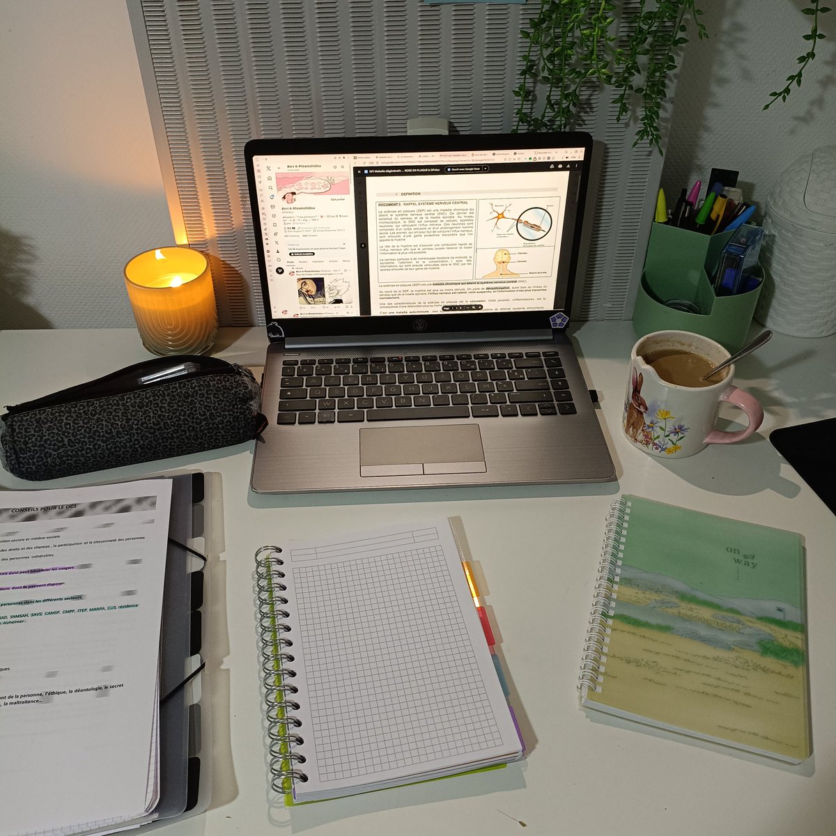 Rialda_v's tweet image. Tried to romanticize studying but this shit didn't work I should sexualize studying instead