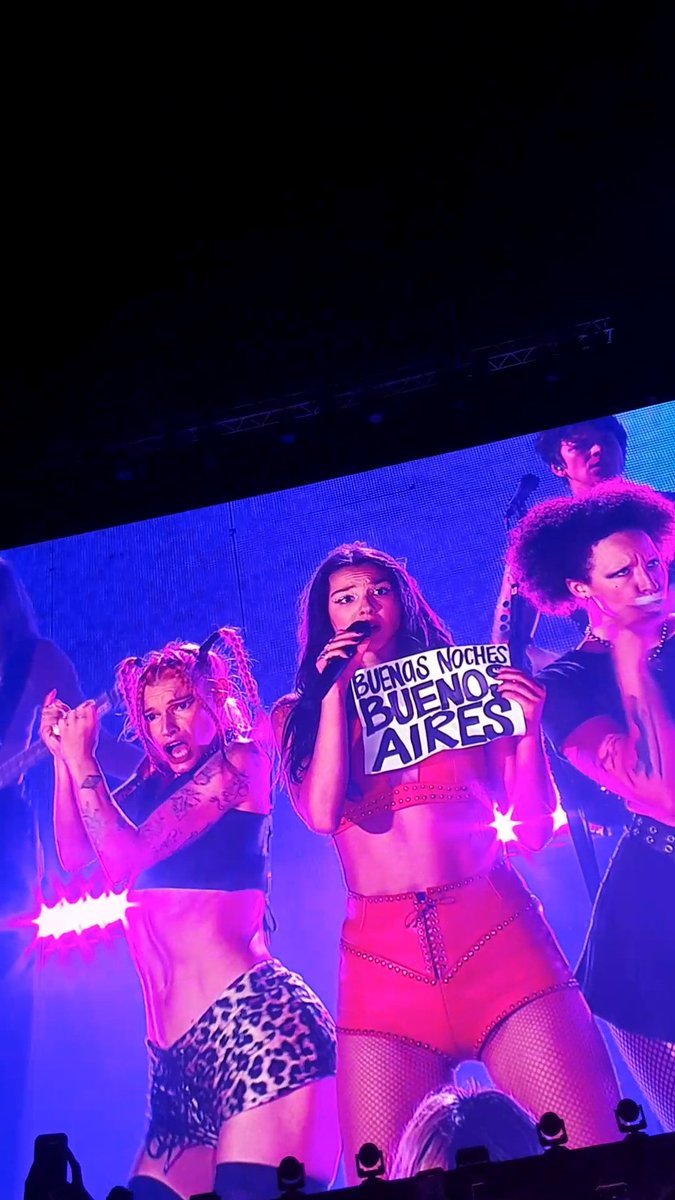 mile vio a joe🐞 tweet media