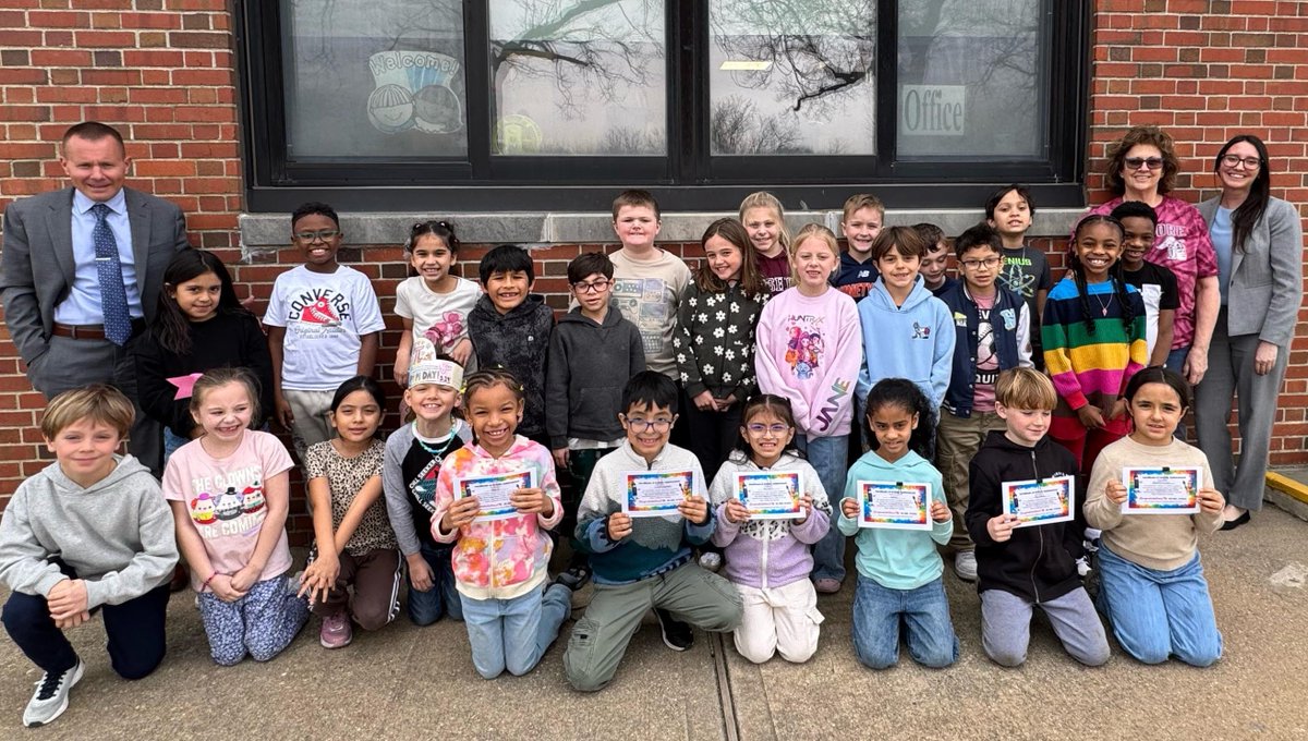 BrookAveSchool's tweet photo. We are proud to share that several of our Brook Avenue artists @BayShoreSchools are showcased at the Bay Shore-Brightwaters Public Library. Their creativity and talent are on full display, representing our school community in such a meaningful way. https://t.co/c7TNKXiHVY