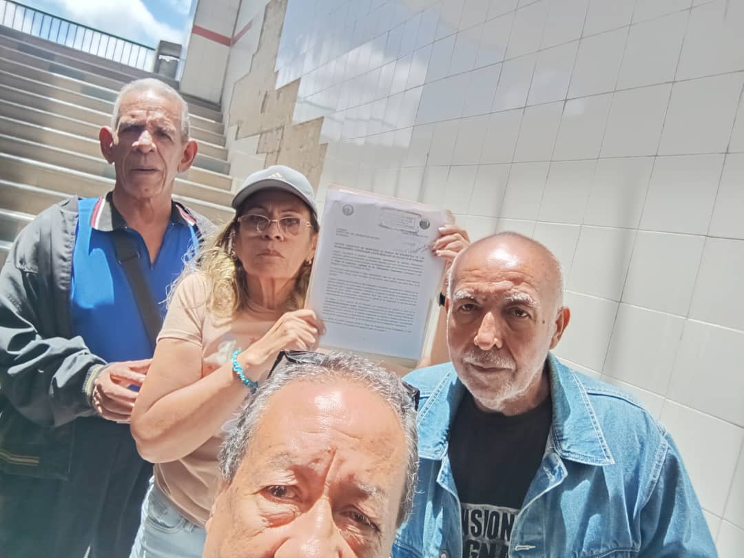 #AumentoSalarialYa tweet media