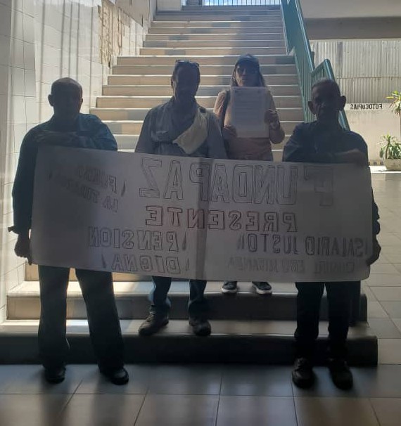 #AumentoSalarialYa tweet media