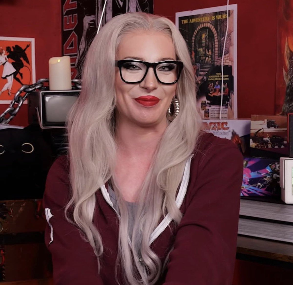 holly !! 🦚 tweet media