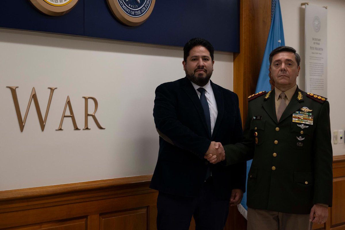 Ministerio de Defensa tweet media