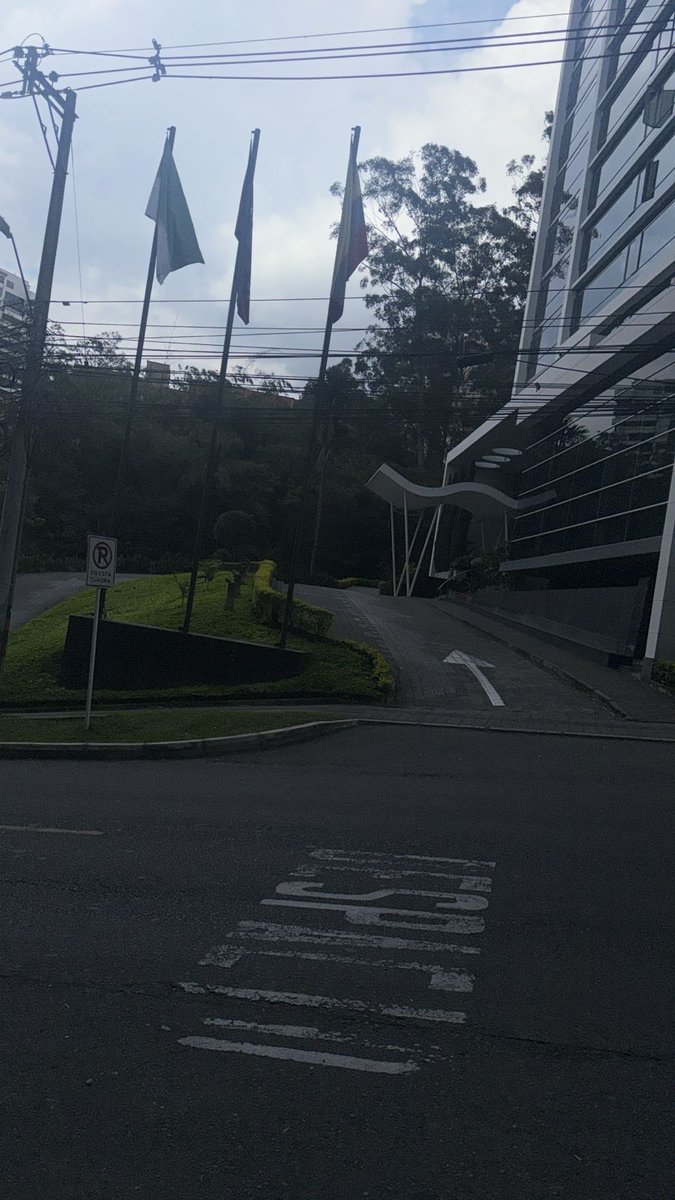 2icantget's tweet photo. nice time here in medellin https://t.co/OnKXRBodGy