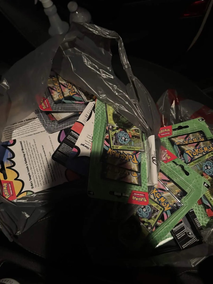 PokemonRestockr's tweet photo. 🚨 Walgreens Ascended Heroes Erika's Tangela Checklane Blister is restocking NATION WIDE🚨

STOP wasting time driving store to store… we already mapped it for you 👀

Check Ascended Heroes 2-Packs at Walgreens near you RIGHT NOW ⬇️

👉 https://t.co/PzFlz3pg5N
📍 See stock within miles
⚡ Updated fast
🎯 Hit before everyone else

People are STILL sleeping on Walgreens… easy pickups if you’re early 🏃‍♂️💨
#PokemonTCG #Pokemon #Restock