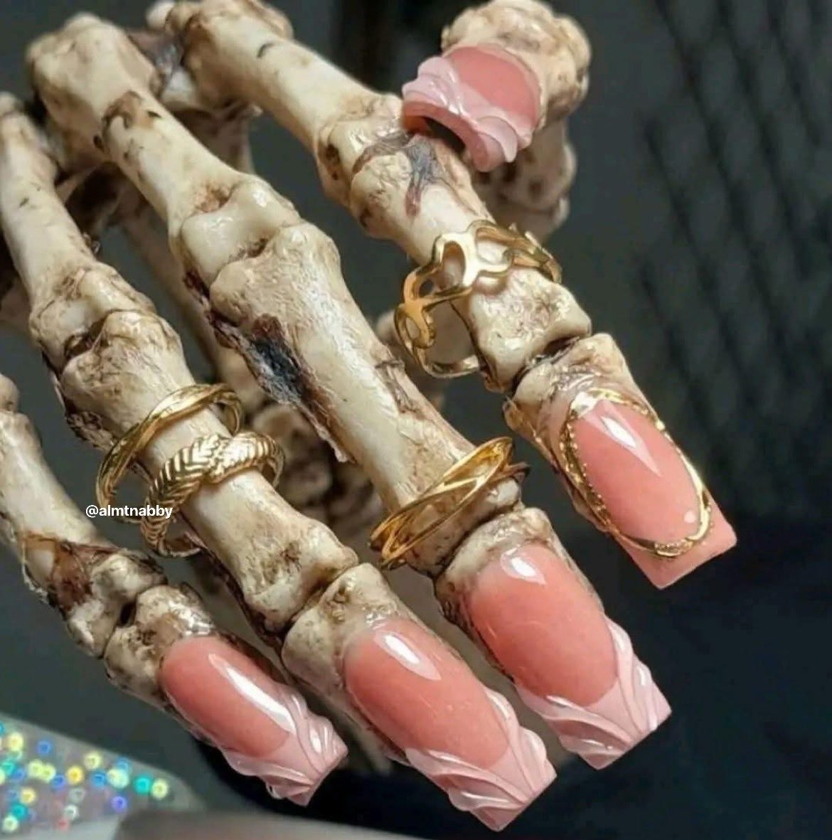 المتنبي. tweet media