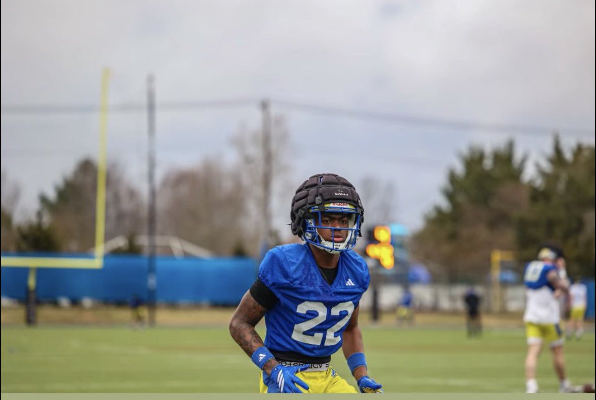 ᴍɪᴅᴅʟᴇᴛᴏᴡɴ ᴄᴀᴠᴀʟɪᴇʀs tweet media