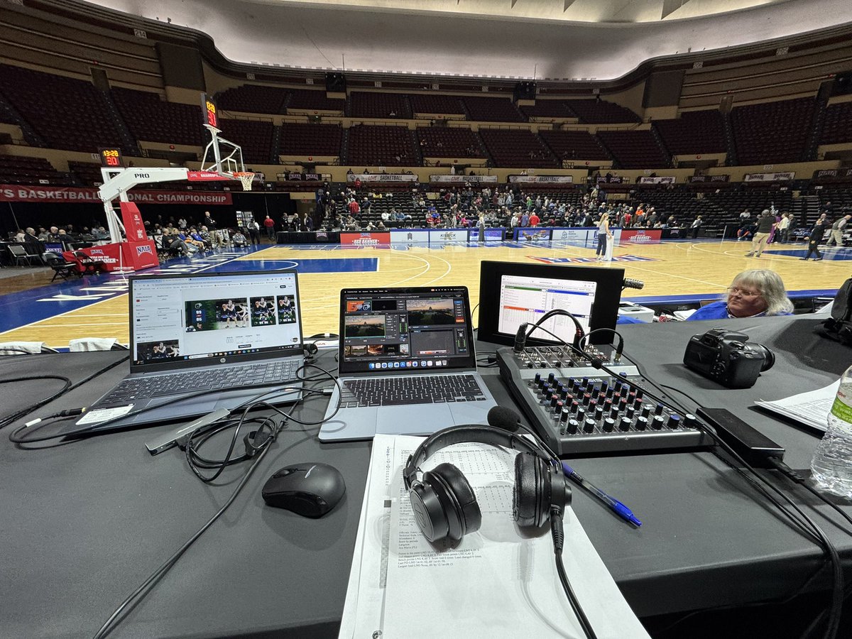 It’s a battle here at half. Tune in for the radio call of the second half of the Fab Four!!!