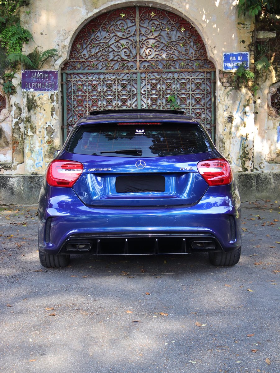 TheVaultCars's tweet photo. A única A45 AMG W176 do país com PPF colorido tá entrando à venda na The Vault! Um serviço que feito custa cerca de 25 mil reais!

Dados básicos do carro:

Mercedes A45 AMG
Ano: 2014/2015
KM: 71.000km

Caso tenha interesse, nos contate via DM ou no telefone (11) 97417-9911. https://t.co/5Eblazyl2B