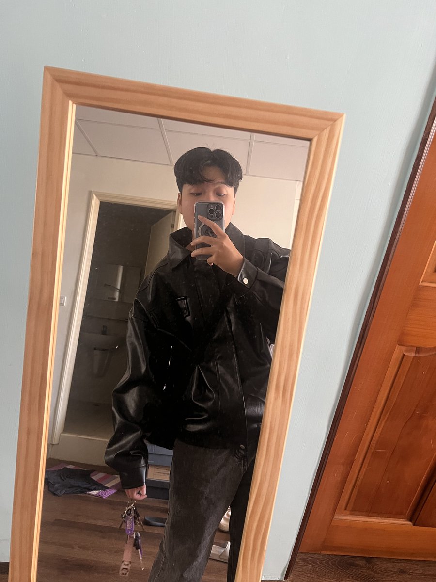 ccherrywinee's tweet image. QUEER FRIENDSHIP APPLICATION] 

Name: Enzo
Age: 26 coming soon
Occupation: Production Technician
Zodiac: Taurus
Height: 164.3 (the 3 is important)
Hobby: Gaming, basket, main gitar, anime, lego, dan working out
Fun fact: 在我的生活裡沒有那麼多 fun, 我只是超愛我老婆 #fact 🤪🤪