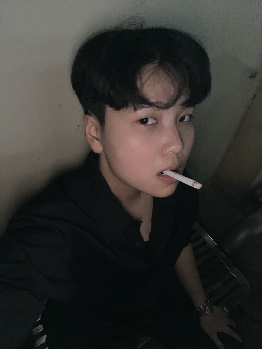 ccherrywinee's tweet image. QUEER FRIENDSHIP APPLICATION] 

Name: Enzo
Age: 26 coming soon
Occupation: Production Technician
Zodiac: Taurus
Height: 164.3 (the 3 is important)
Hobby: Gaming, basket, main gitar, anime, lego, dan working out
Fun fact: 在我的生活裡沒有那麼多 fun, 我只是超愛我老婆 #fact 🤪🤪