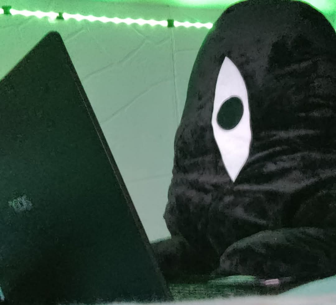 👁‍🗨 Something tweet media