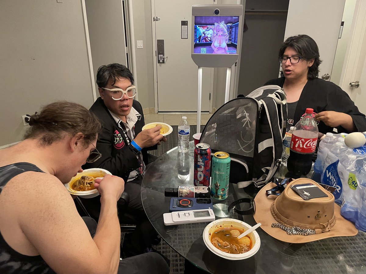 ImCaptainBrian's tweet photo. End of con hotpot always one of my favorites. And we went pretty hard at TsumiCon last weekend. https://t.co/GQO3LLCFs5