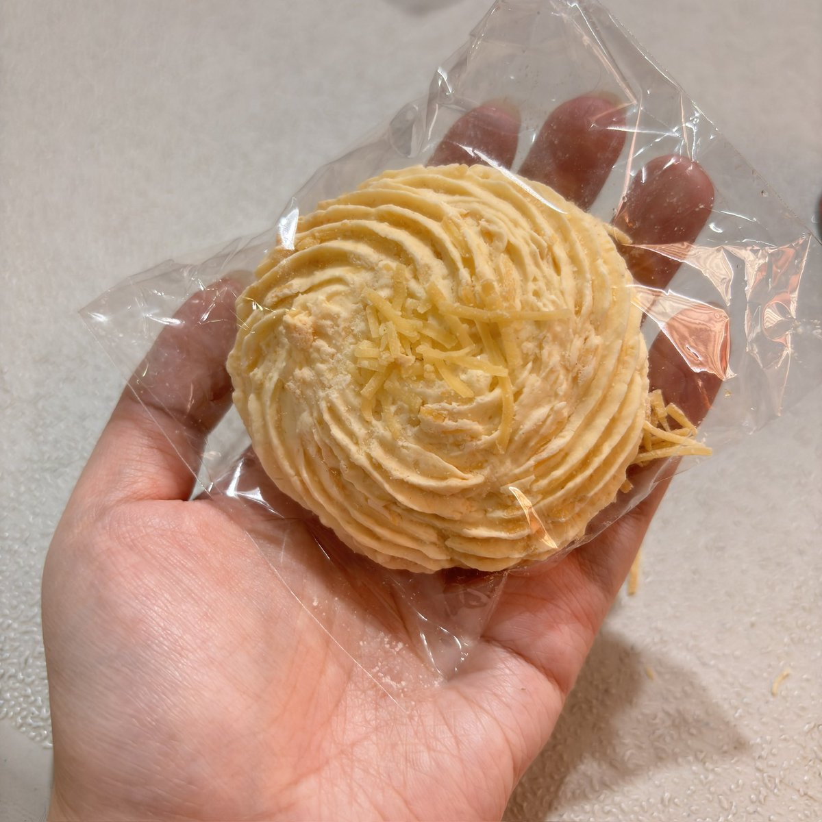 Elya Rosabelle 🧸🌹 tweet media