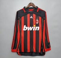 Gutog_'s tweet photo. @achadinhodasho cade essa aqui do Milan?? https://t.co/HUftRuAVzB
