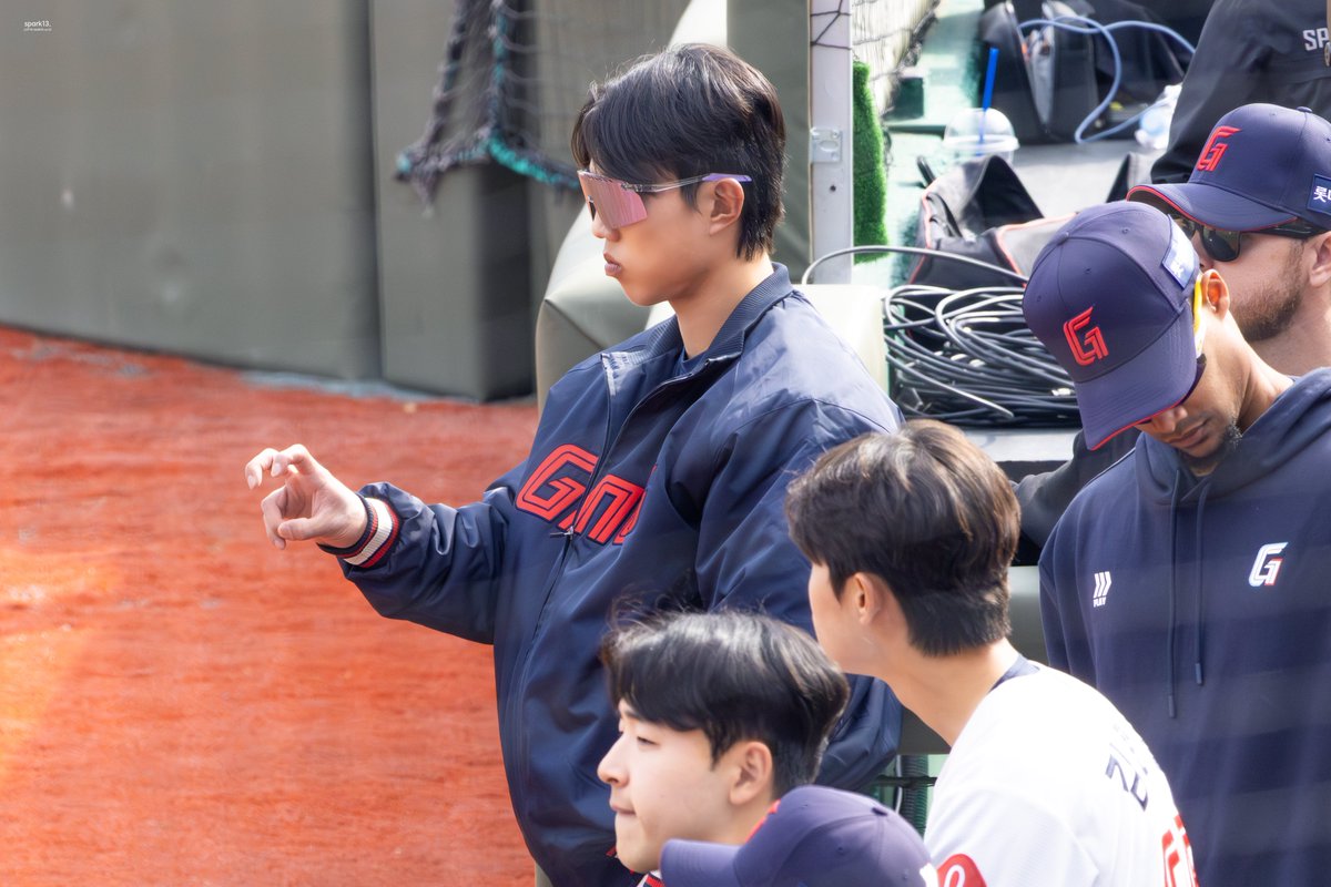 𝘀𝗽𝗮𝗿𝗸𝟭𝟯 tweet media