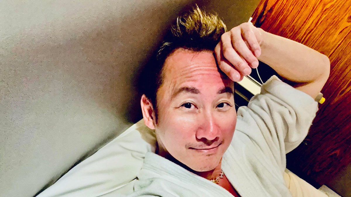 酒店床 Hotel Beds tweet media