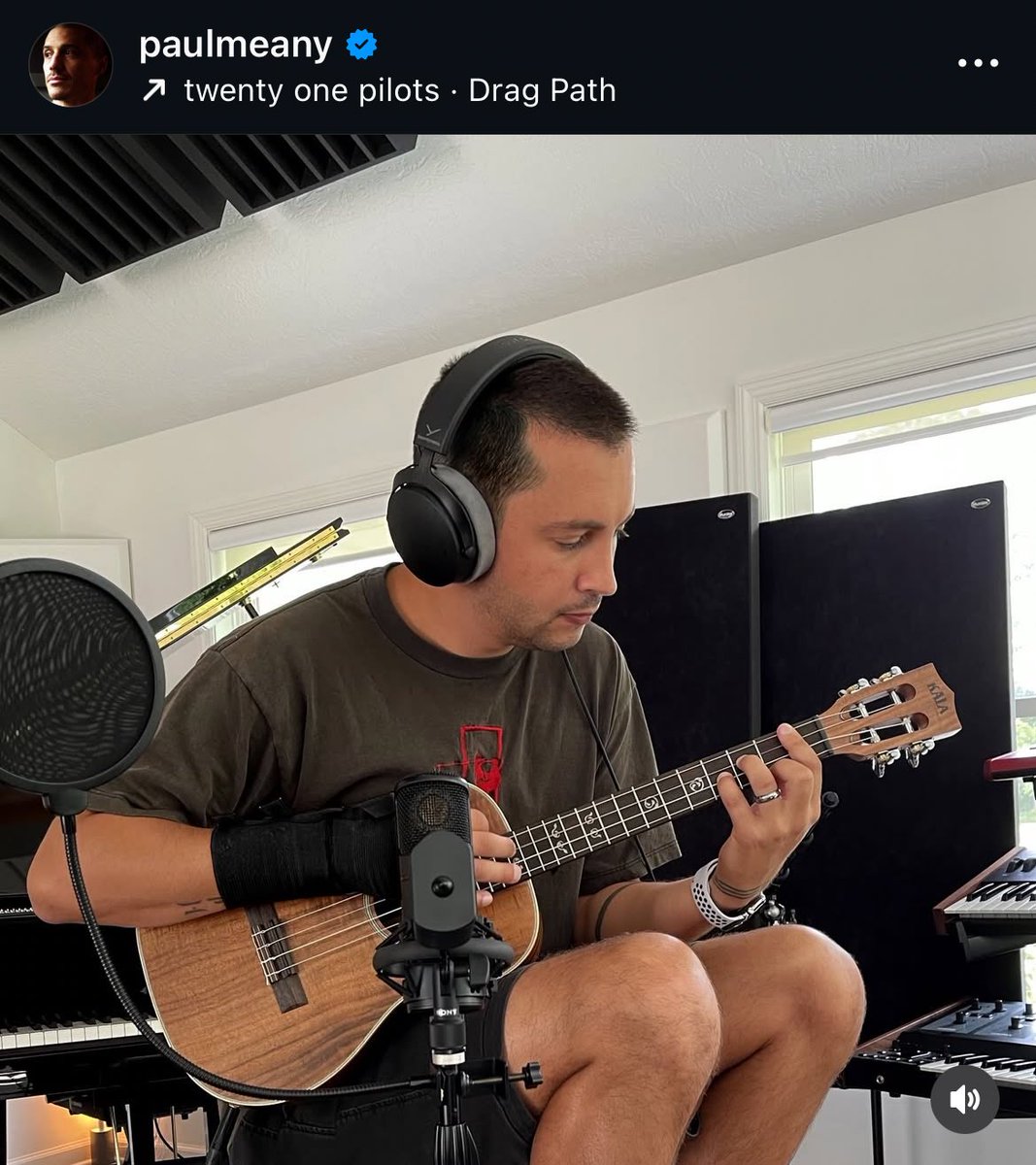 robot voices tweet media