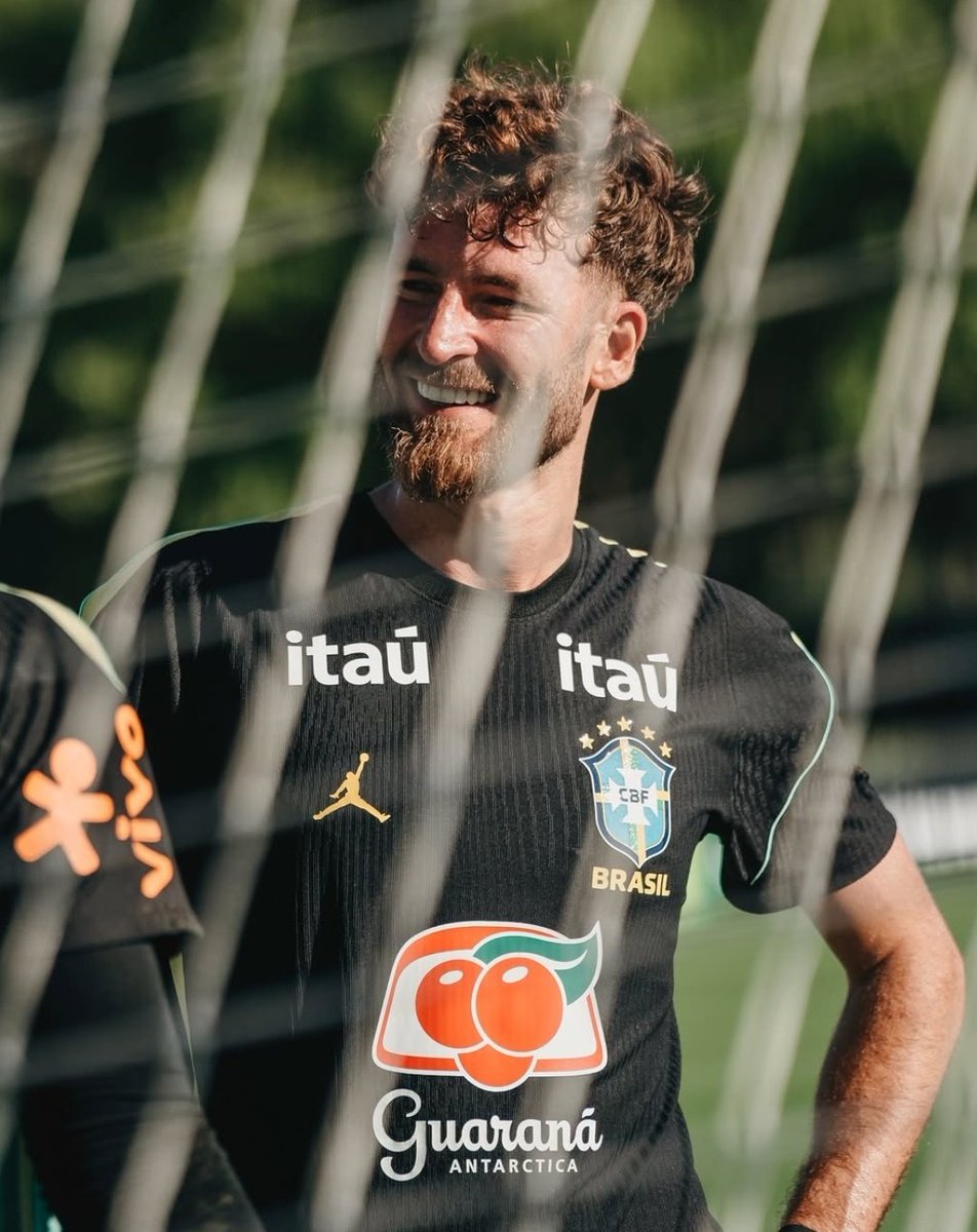 Nosso zagueiro sendo feliz na PRIMEIRA CONVOCAÇÃO 🔥❤️🖤