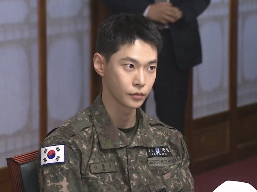 do0_plum's tweet photo. 군인좋은이유 https://t.co/K2wD4Rehom