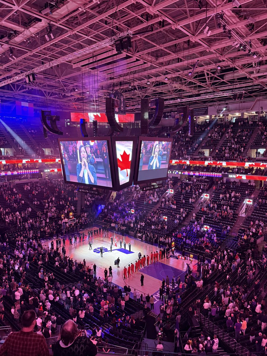 Rush74Kyle's tweet photo. Jazz Raptors tonight! #YYZed #RushFamily @vivien2112 https://t.co/kYct85eYTD