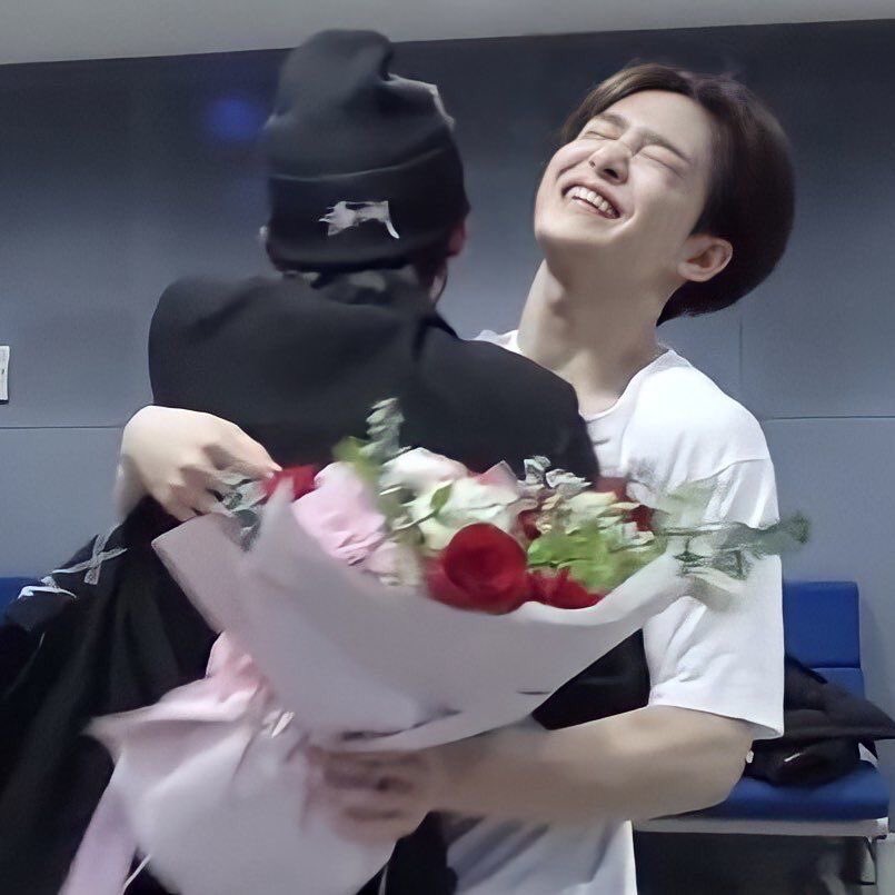 neshfics tweet media