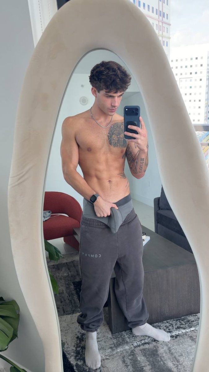 Master Leo tweet media