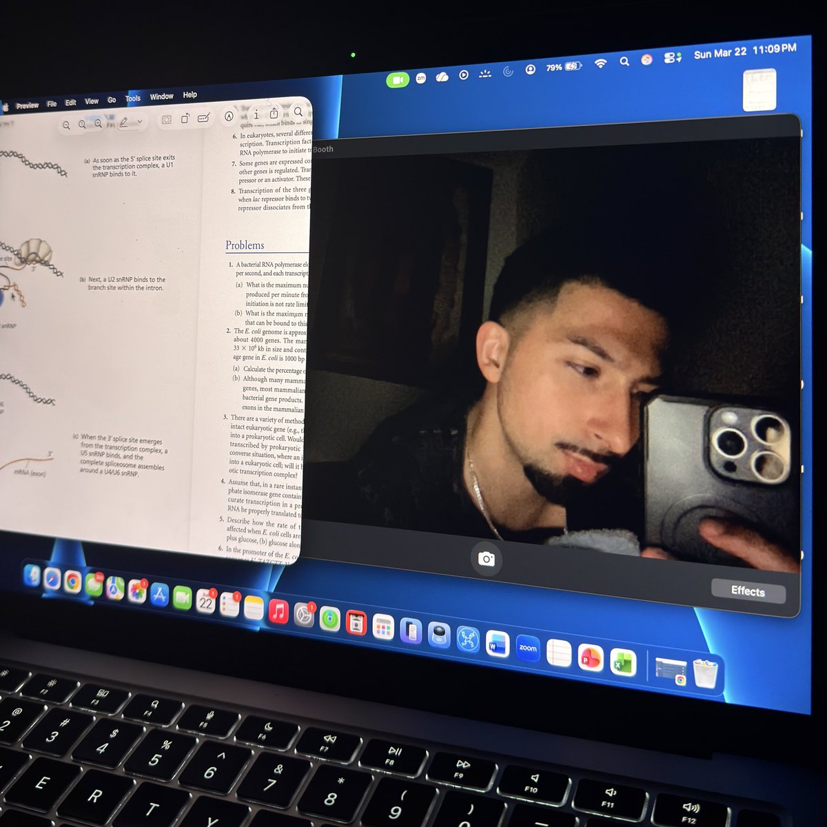 aalonssooo's tweet photo. late night study sesh https://t.co/0Z7kiNxzRZ