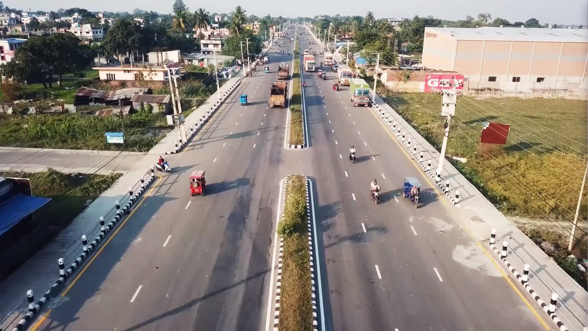 कोशी कोरीडोर 

यो हाइवे धरानबाट चतरा हुँदै  अरूण नदीको किनारै किनार किमाथाङ्का सम्म पुग्ने