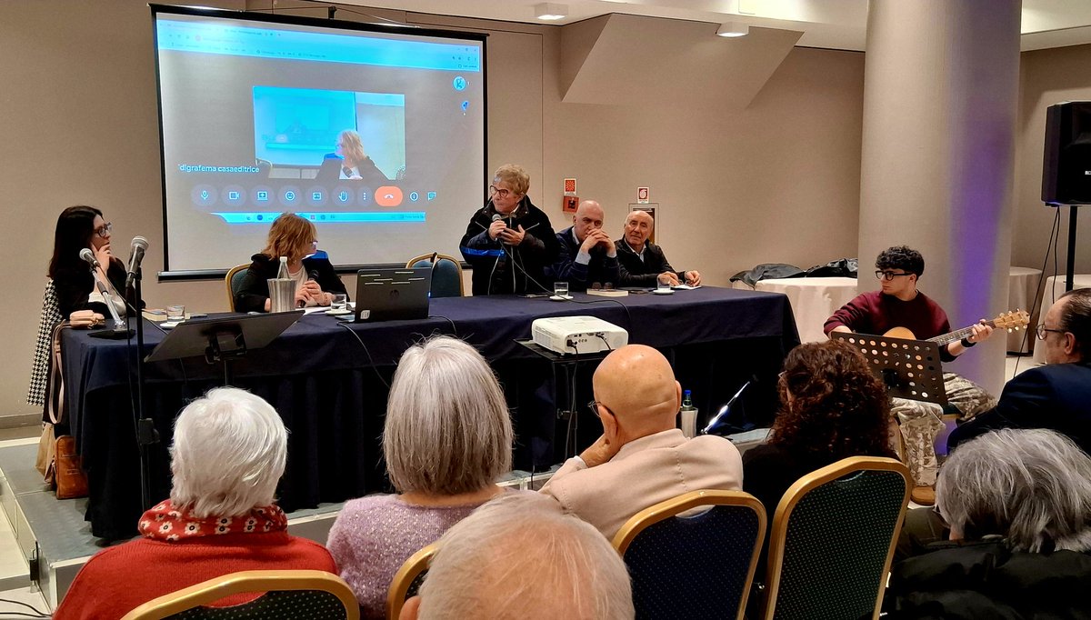 Edigrafema's tweet photo. A #Matera la presentazione del libro "Sulle orme giganti di Luca" di Olimpia Fuina Orioli 📖

#Edigrafema https://t.co/RAKqj9Wr1e