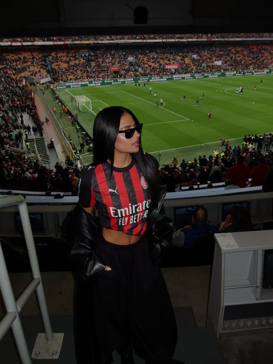 MILANEIAH 92 tweet media