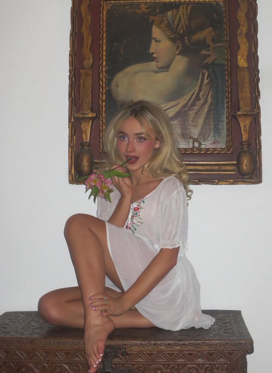 Sabrina Carpenter in 4k tweet media